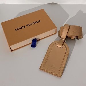 LV poignant luggage tag set